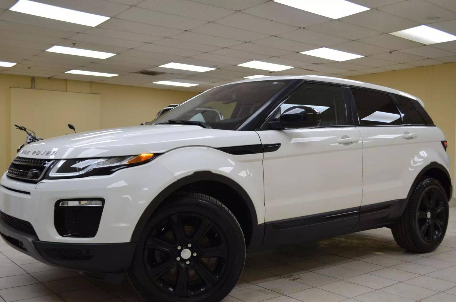 LAND ROVER RANGE ROVER EVOQUE 2017 SALVP2BG0HH183056 image